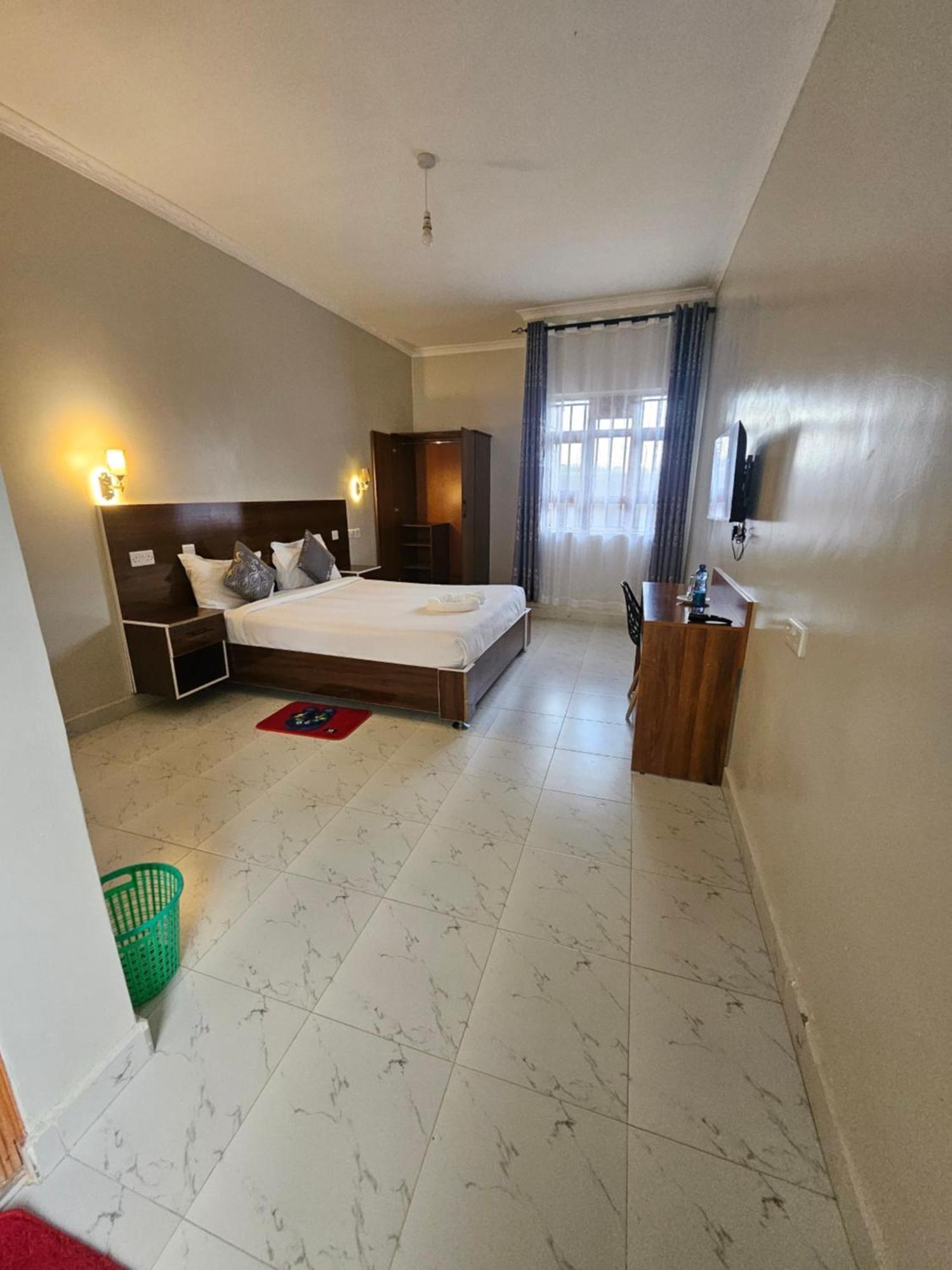 Grand Amoena Guest House Naivasha Ngoại thất bức ảnh