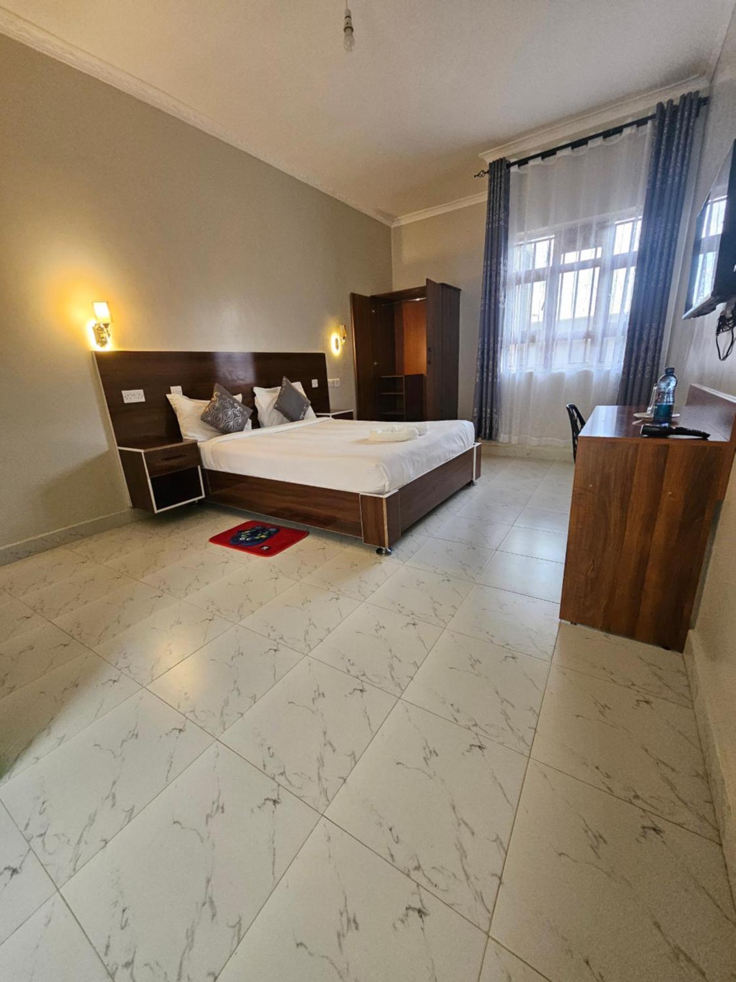 Grand Amoena Guest House Naivasha Ngoại thất bức ảnh